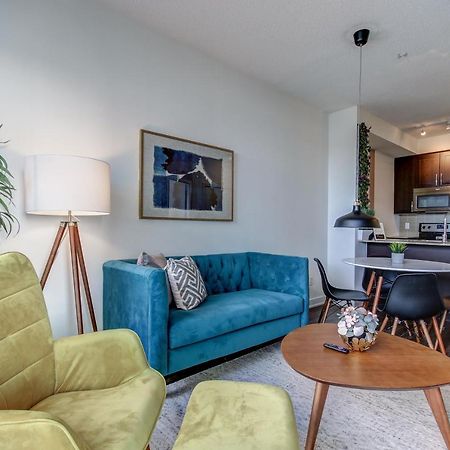 The Benetton Suite - Square One 1 Bedroom + Den + 1 Parking Mississauga Esterno foto