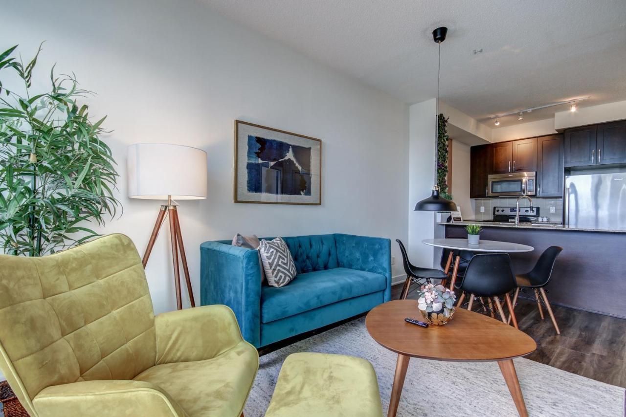 The Benetton Suite - Square One 1 Bedroom + Den + 1 Parking Mississauga Esterno foto